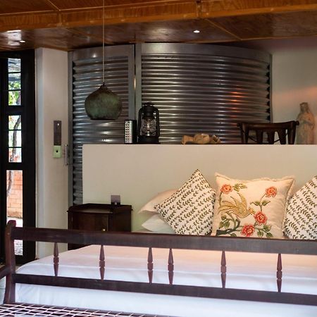 Bed and Breakfast Liedjiesbos Urban Olive Farm Блумфонтейн Экстерьер фото