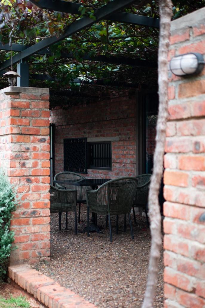 Bed and Breakfast Liedjiesbos Urban Olive Farm Блумфонтейн Экстерьер фото